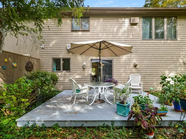 23 Heritage Dr #23, Buzzards Bay, MA 02532