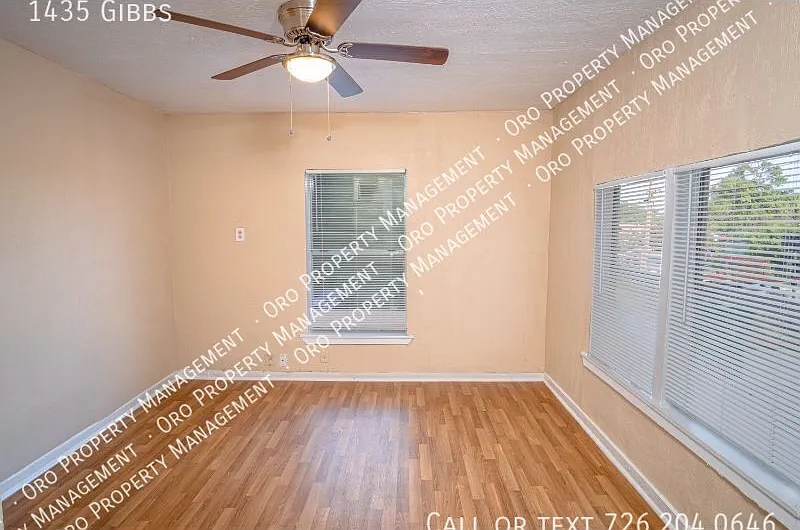 1435 Gibbs — Photo 4