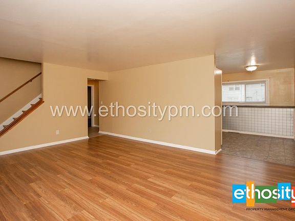 4th image of 6130 E 43rd Pl