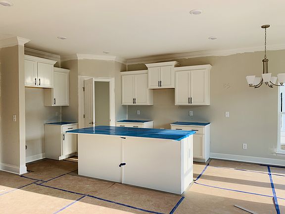 4th image of 409 Corner Aly Lot 221