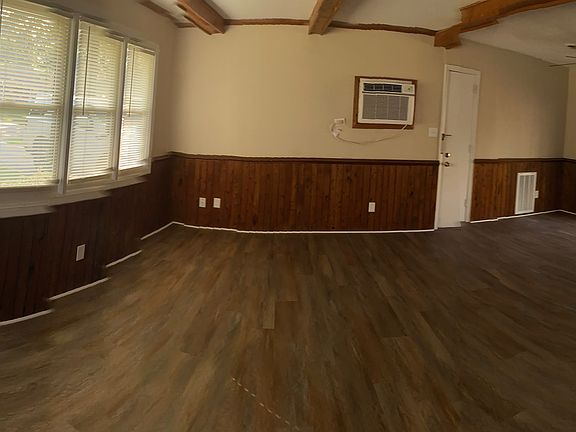 3rd image of 4876 Klamath Rd