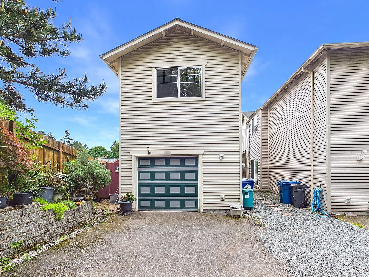 Beautifully Updated SeaTac Home — Photo 2