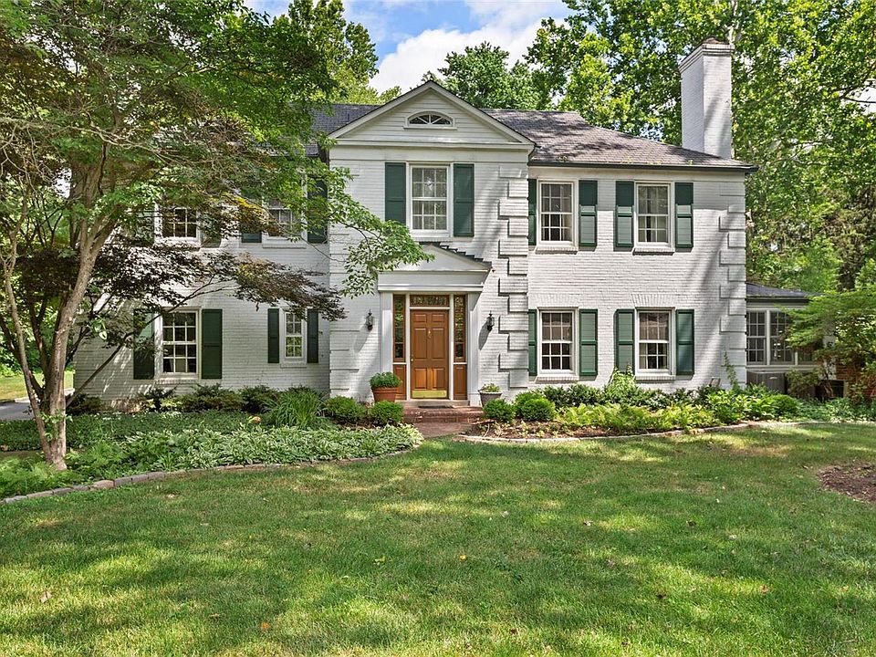 1st image of 2 Robin Hill Ln