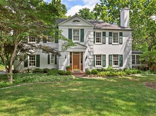 2 Robin Hill Ln, Saint Louis, MO