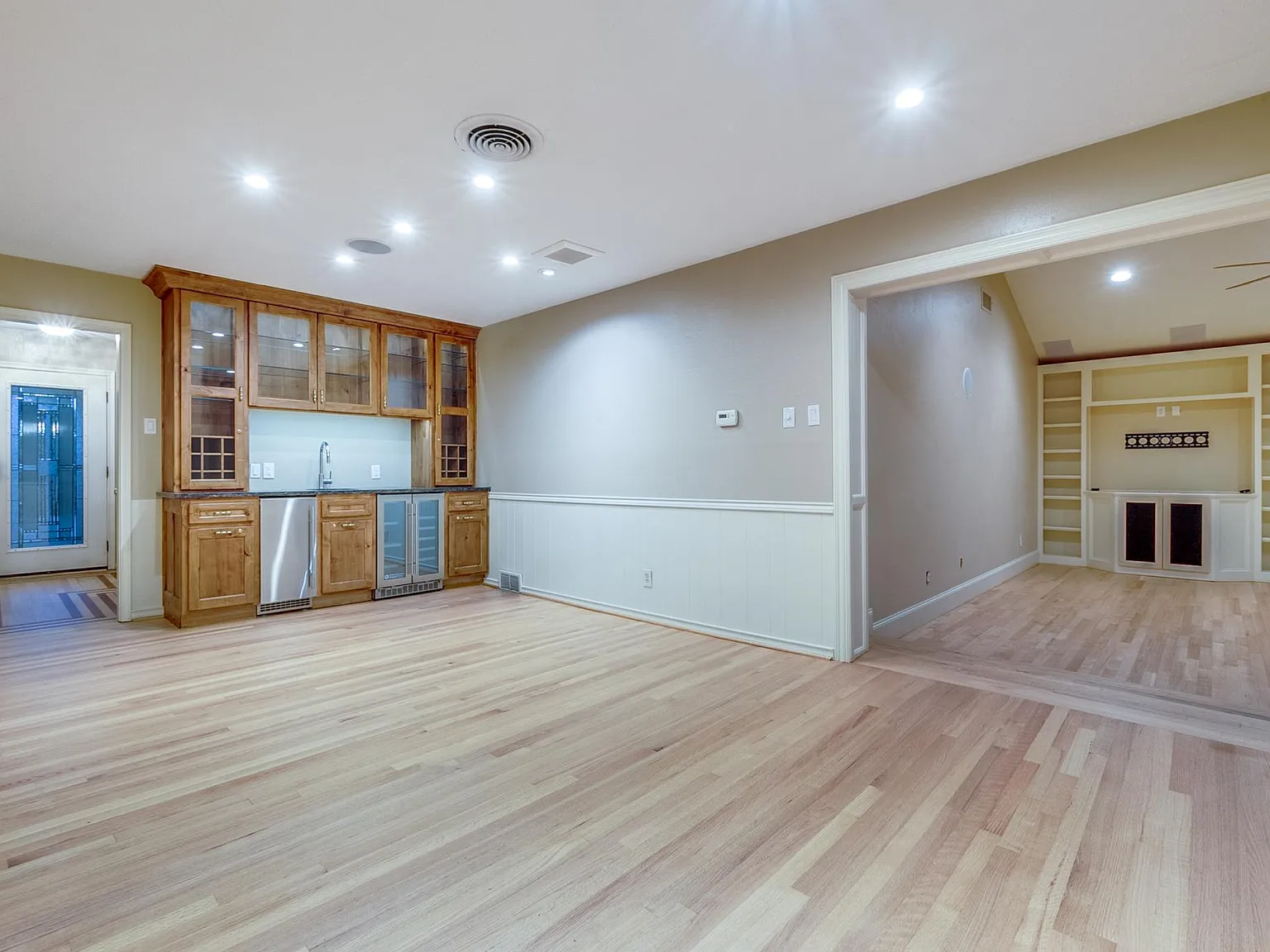 9940 Crestwick Dr — Photo 4