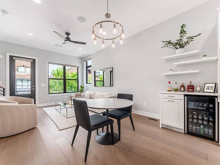 271 Neruda Ave — Photo 18