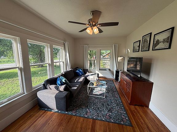 2nd image of 905 Bellview Ave