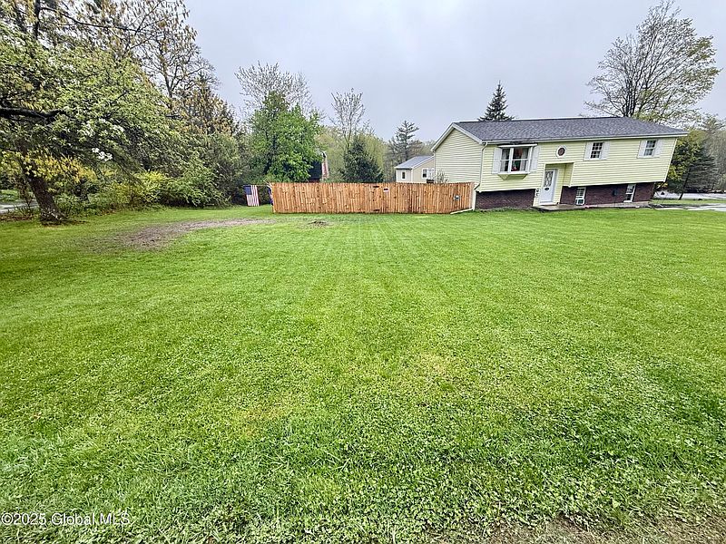 3rd image of 13 Breeze Dale Drive