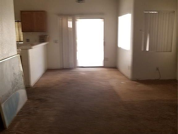 3rd image of 1909 Betsy Ross Dr