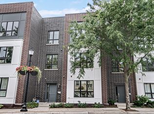 8146 Lincoln Ave, Skokie, IL 60076