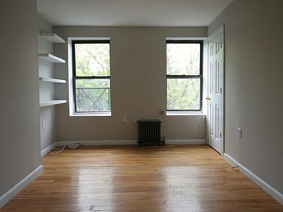 4th image of 512 E 5th St APT 12
