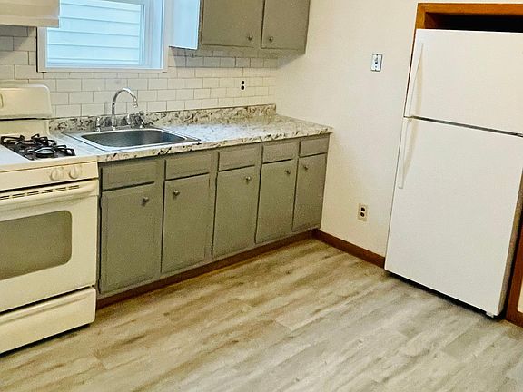 3rd image of 433 Lanza Ave APT 1