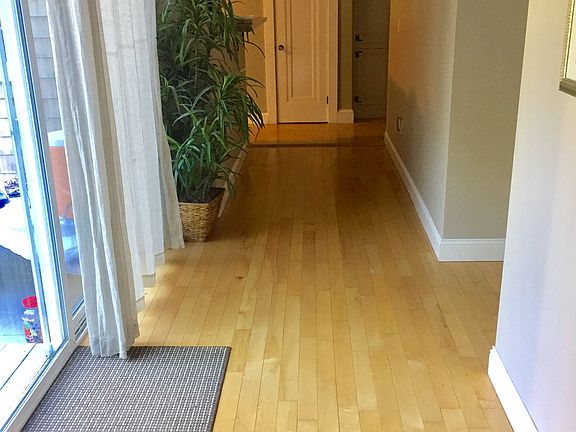 Hall walking from master bdr