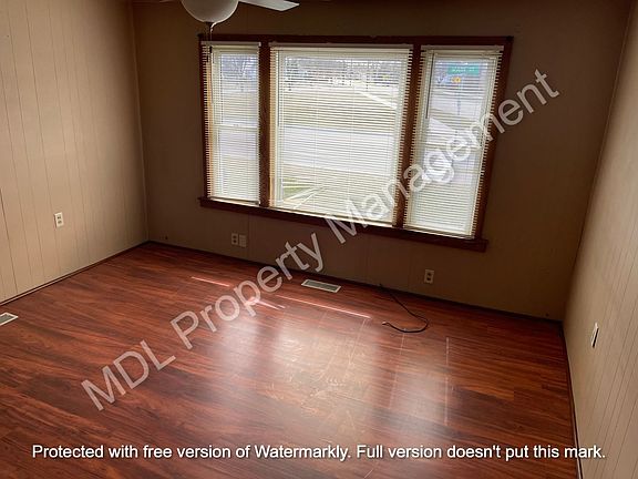 4th image of 909 S Wenona St #2