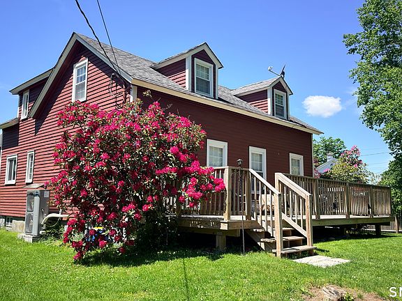 2nd image of 2 Maple Avenue