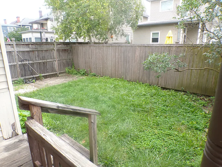 905 Beech St — Photo 13
