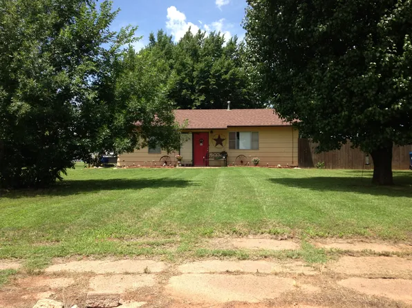 208 N Main St, Carney, OK 74832