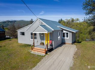 135 Castle Ave, Winthrop, WA 98862