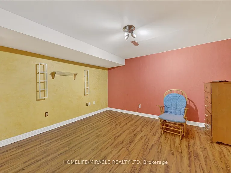 88 Reed Dr — Photo 35