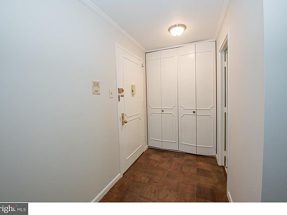 2nd image of 1637 Oakwood Dr #108