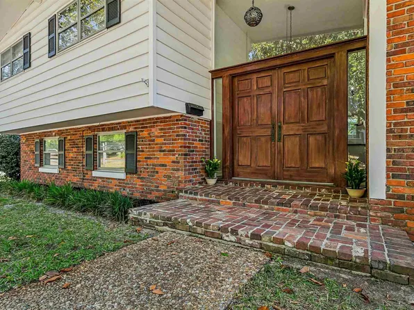 204 Poinciana Dr, Gulf Breeze, FL 32561