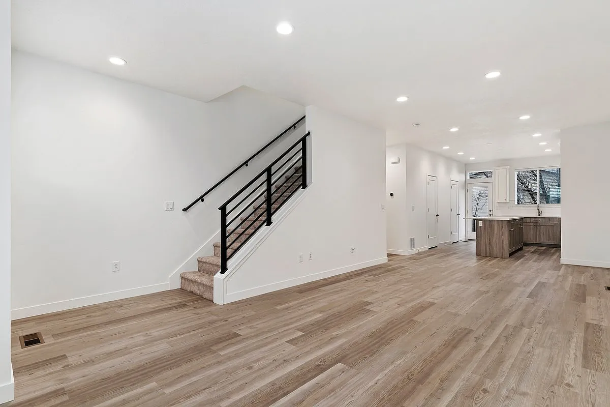 25 East Center Street Unit 76 - 1 — Photo 4