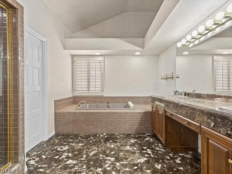 7737 Spanish Lake Dr — Photo 24