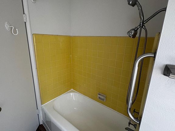 5th image of 10434 S Santa Gertrudes Ave