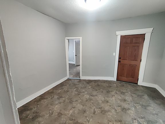 4th image of 847 York Ave #1