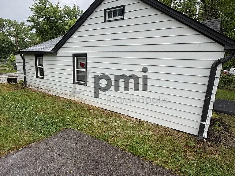 1620 Norton Ave — Photo 3