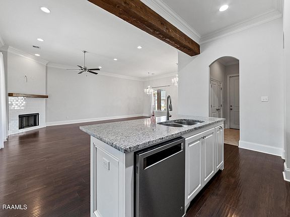3rd image of 120 Olivewood Dr