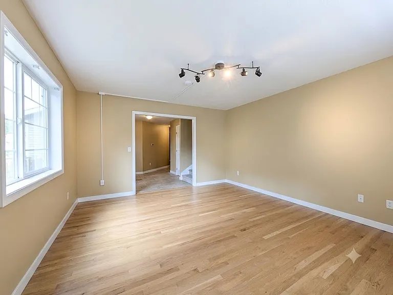17147 Warren Ct — Photo 5