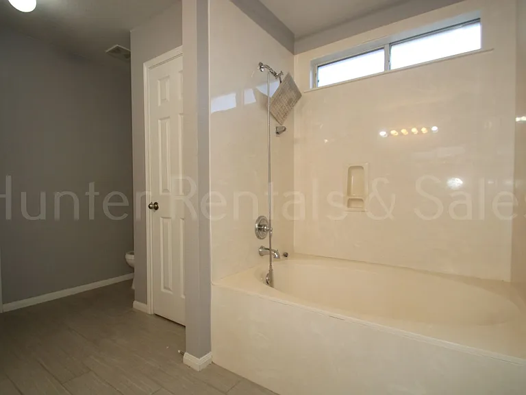 6712 Taree Loop — Photo 18