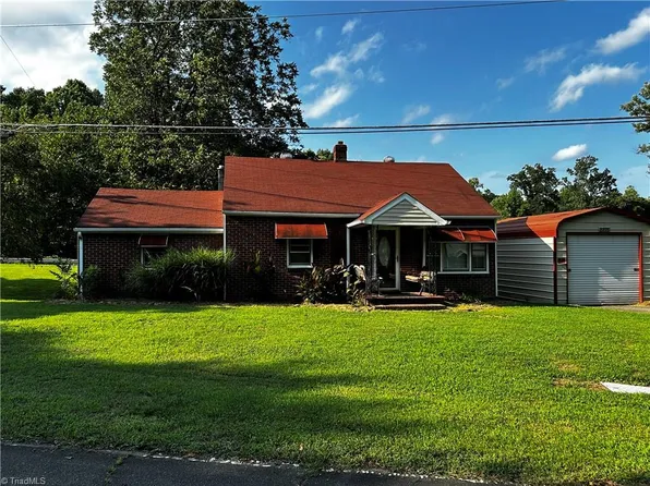 2275 Pegram Park Pl, Walkertown, NC 27051