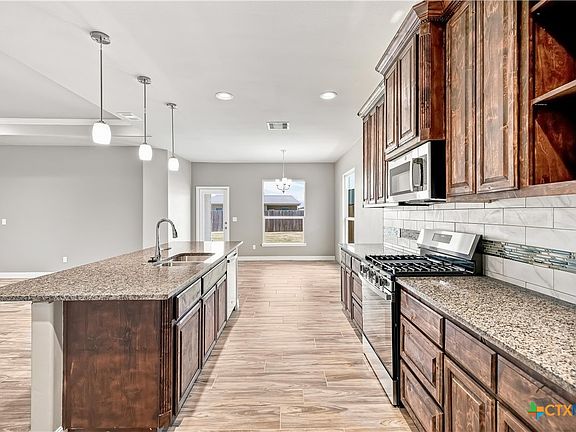 3rd image of 111 Giacomo Dr