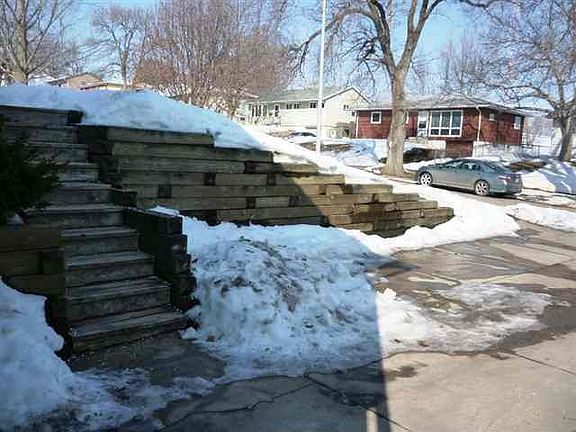 4th image of 3611 Oak St