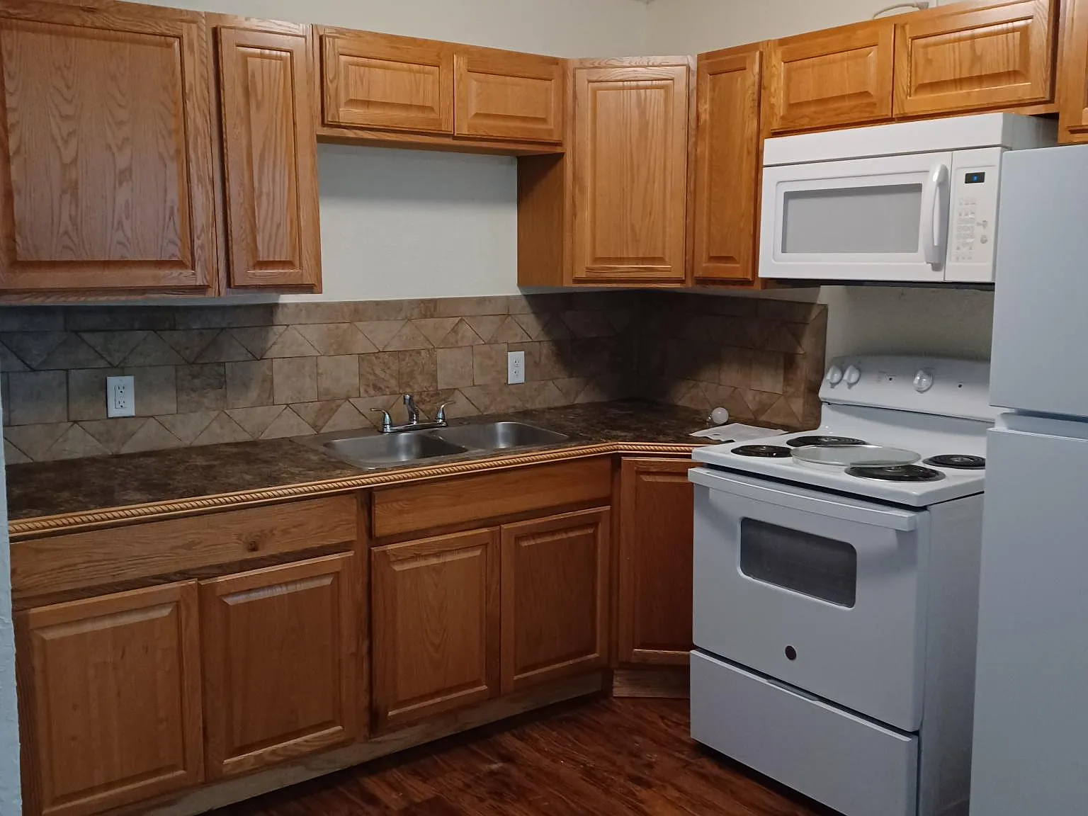 1410 NW Taylor Ave — Photo 4