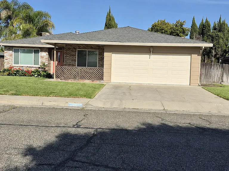 2980 Virginia St — Photo 22