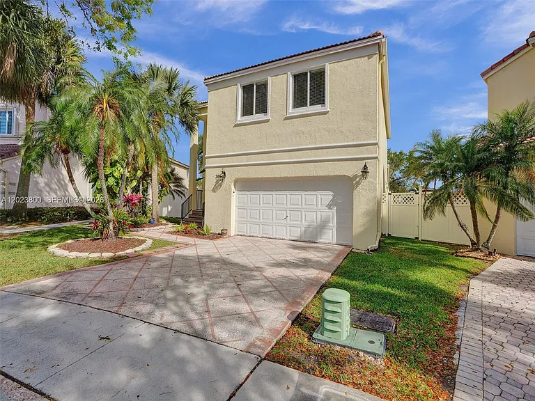 700 NW 158th Ln — Photo 3