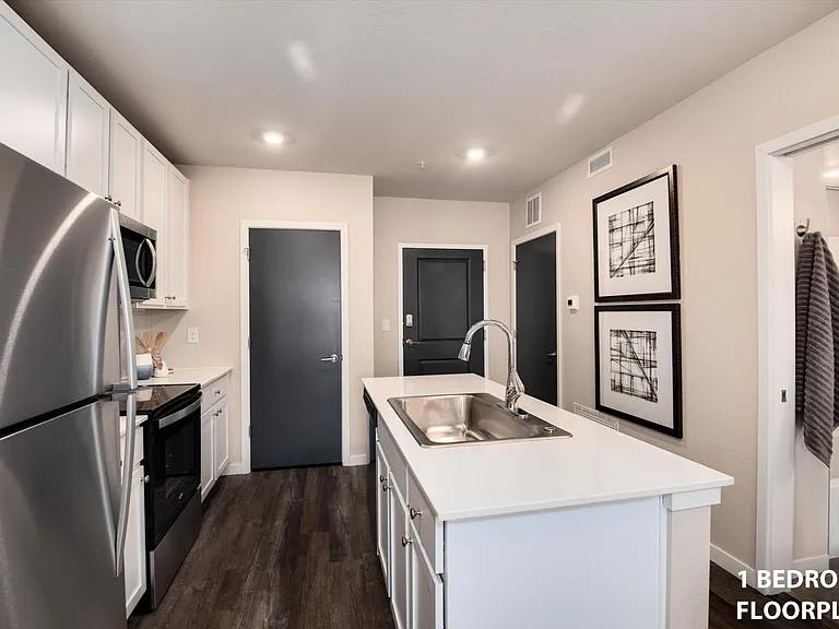 WestEdge Apartments — Photo 6
