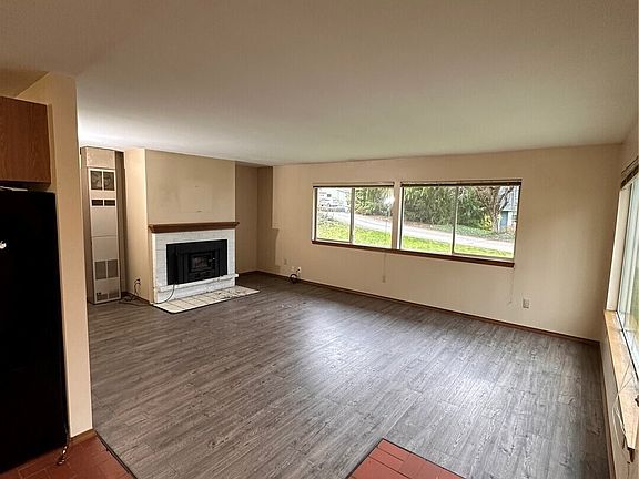 4th image of 3510 172nd Avenue NE