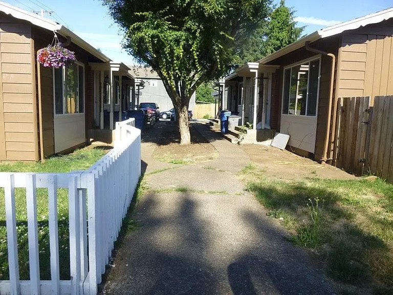 3217 Grand Blvd — Photo 3
