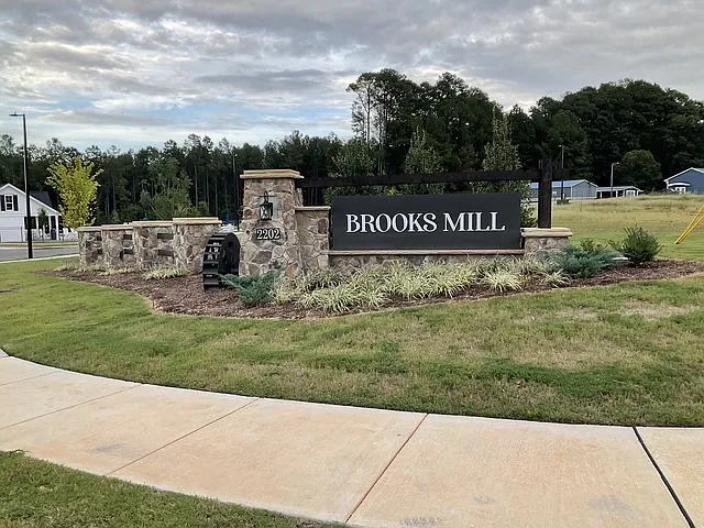 3 bed, 2.5 bath, 1712 sqft, $2,200 — Photo 1
