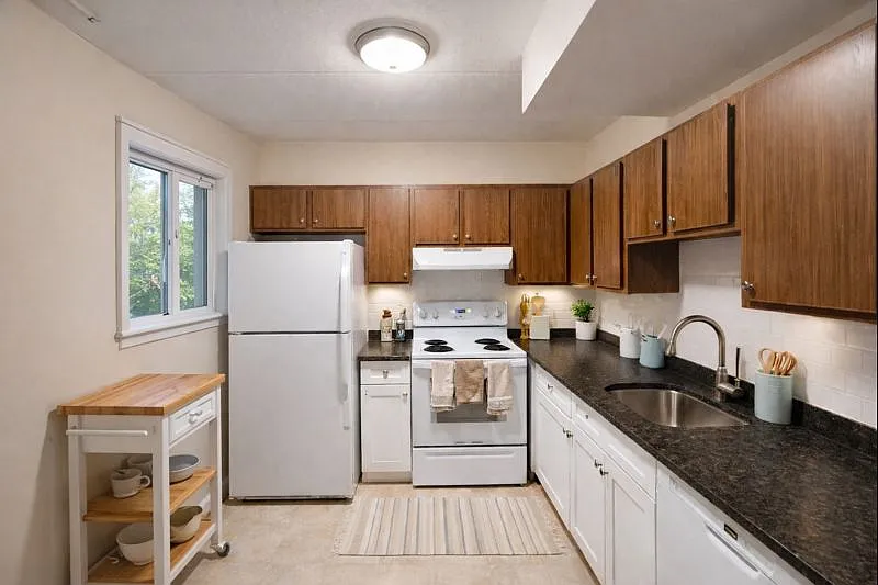 Building Photo - 24 Highland Ave #19