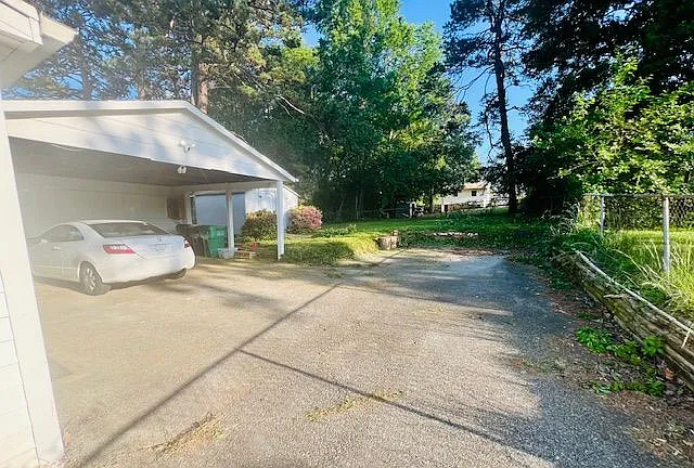 312 Lawndale Ave — Photo 12