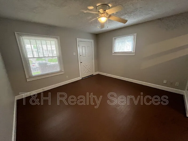 3 bed, 1.5 bath, 1155 sqft, $1,250 — Photo 4