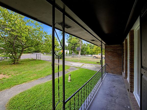 4th image of 1308 Shady Ln