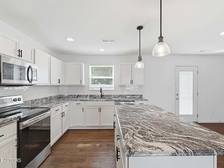 6513 Cara Cade Ln — Photo 13