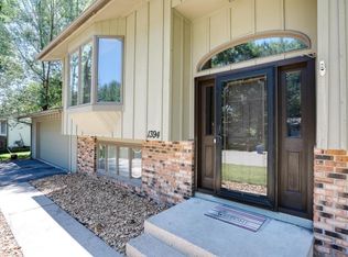 1394 Cardinal Ln, Chaska, MN 55318