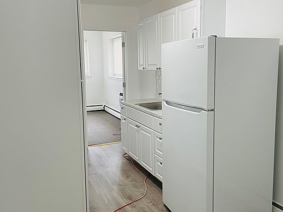 4th image of 50-52 Gibson Blvd #B2
